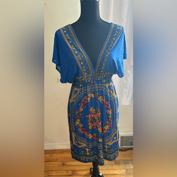 Dresses & Skirts - Blue Floral V-Neck Women’s Dress